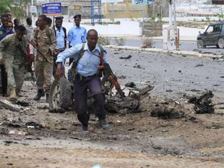 atentado cerca del parlamento de somalia